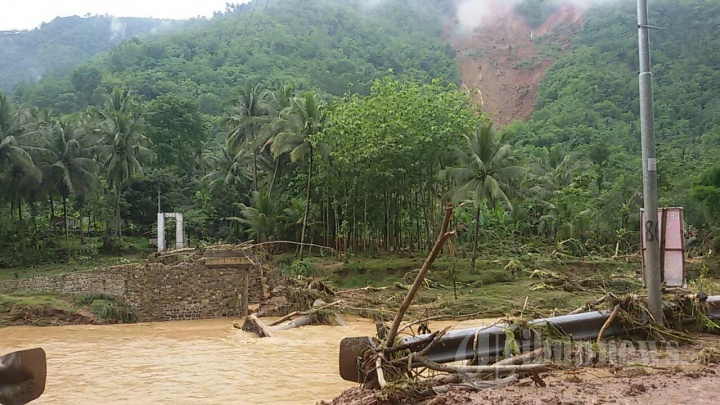 Ratusan Warga Terisolir di Pacitan