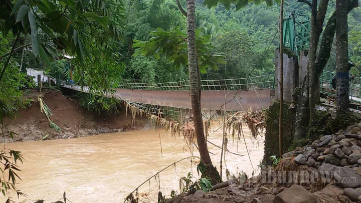 Ratusan Warga Terisolir di Pacitan