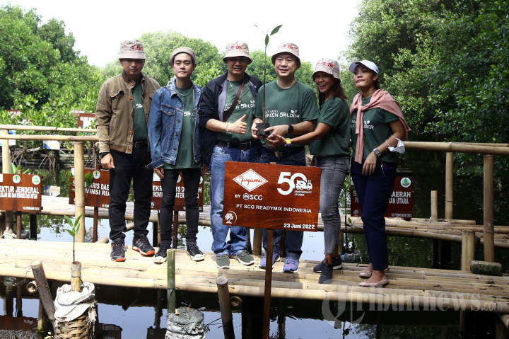 Rayakan HUT Ke-50, Jayamix by SCG Tanam 1.972 Mangrove