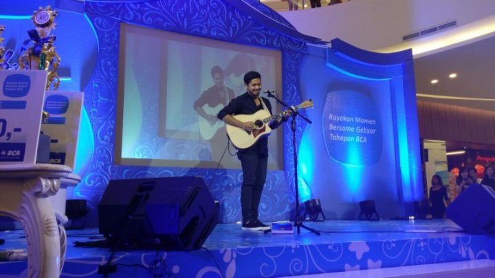 rayakan-momen-bersama-gebyar-tahapan-bca-di-palembang_20150804_183629.jpg