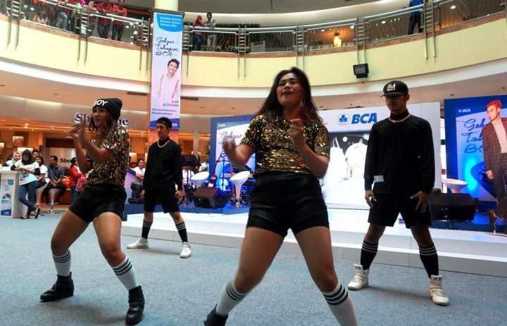 rayakanmomengebyartahapan-bca-mal-ska-pekanbaru_20150828_185411.jpg