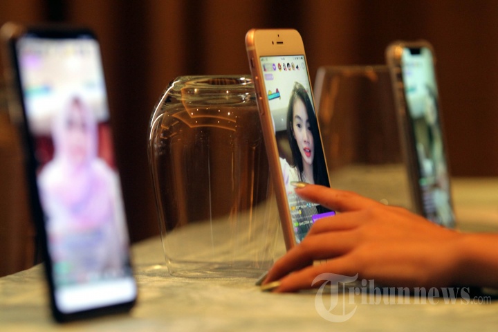Re-launch Aplikasi Uplive