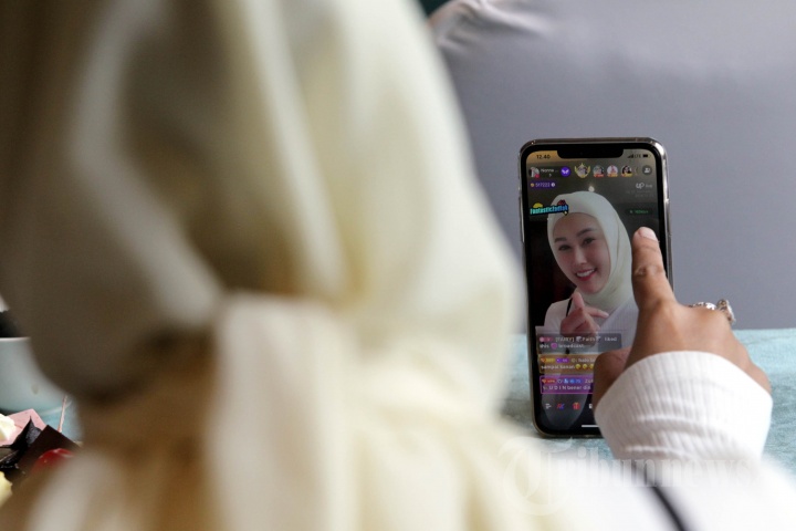 Re-launch Aplikasi Uplive