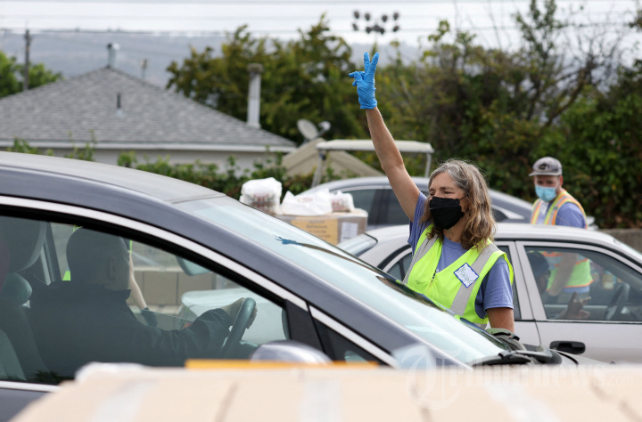 Rekor Inflasi AS, Warga Rela Antre Makanan Gratis