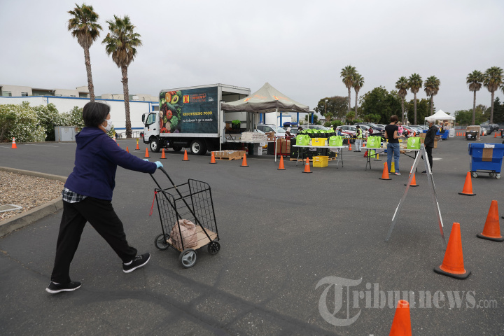 Rekor Inflasi AS, Warga Rela Antre Makanan Gratis