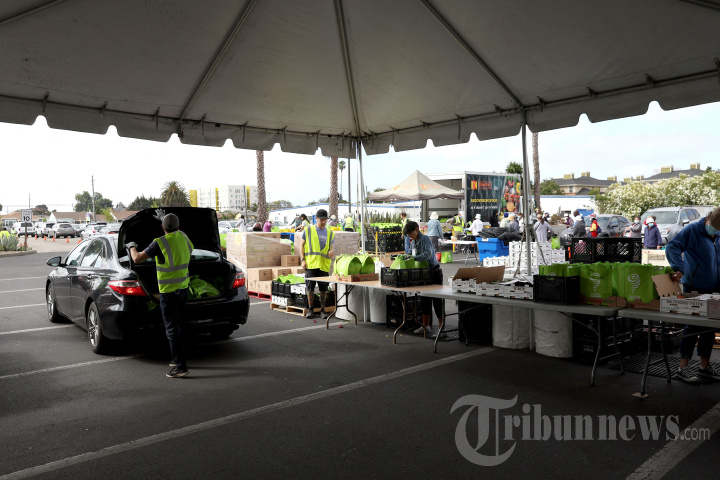 Rekor Inflasi AS, Warga Rela Antre Makanan Gratis