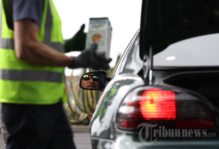 Rekor Inflasi AS, Warga Rela Antre Makanan Gratis