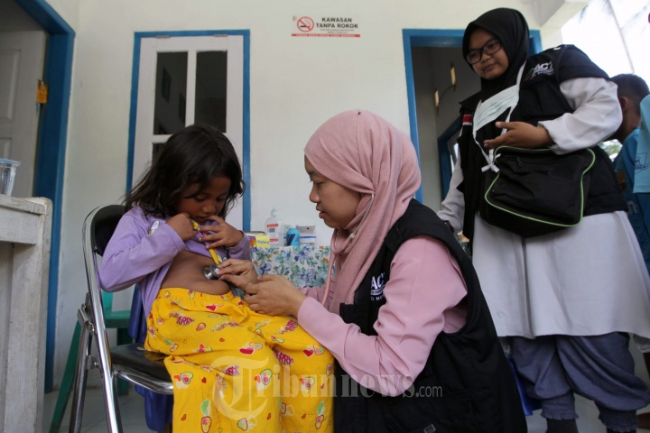 Relawan dan Tenaga Medis ACT Sasar Desa Terisolir