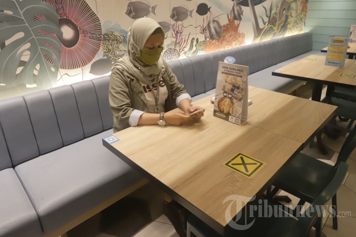 Restoran Diperbolehkan Melayani Makan di Tempat