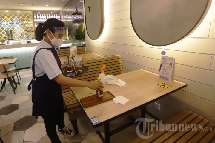Restoran Diperbolehkan Melayani Makan di Tempat