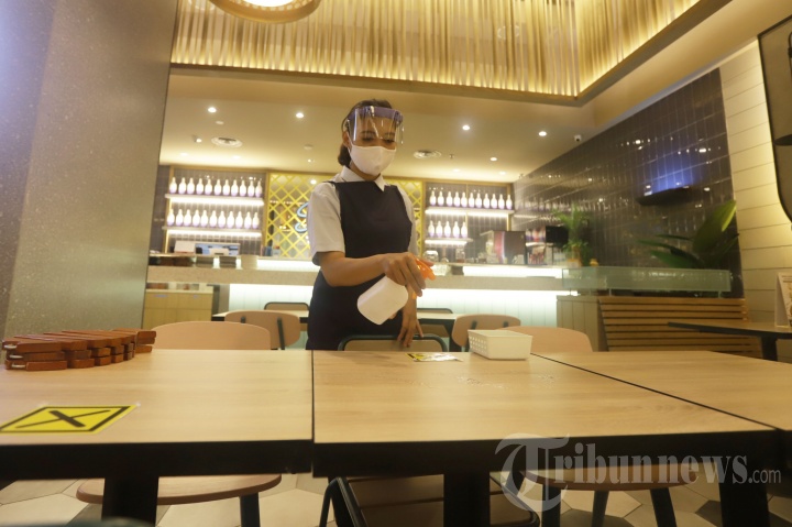 Restoran Diperbolehkan Melayani Makan di Tempat