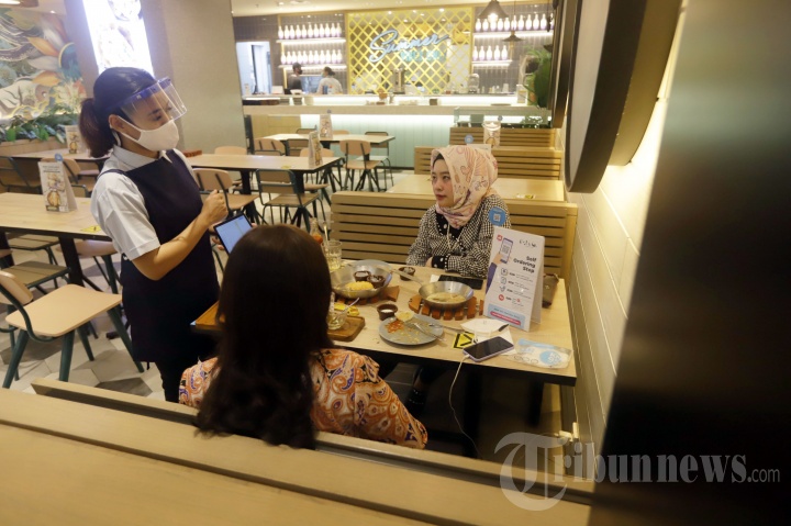 Restoran Diperbolehkan Melayani Makan di Tempat