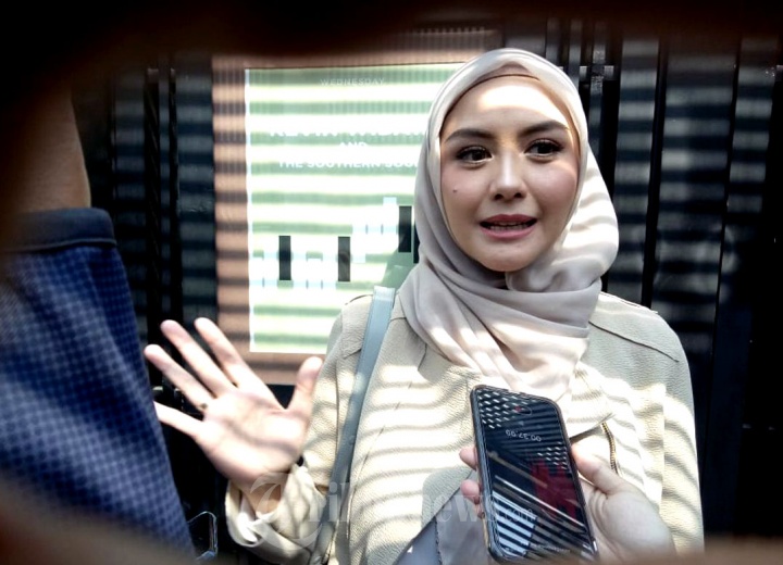 Artis cantik Revalina S Temat, hadiri peluncuran Campina Es Krim dengan memperkenalkan Concerto Sundae White Coffee dan sekaligus meluncurkan Campina Web Series Kreatif, untuk mendekati milenial, berlangsung, Selasa (22/10/2019) di The Papilion, Kemang, Jakarta. 