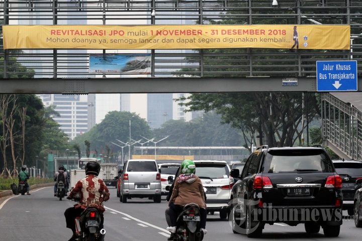 Revitalisasi JPO di Jalan Sudirman