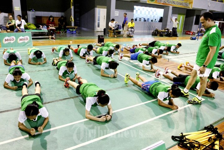 Rexi Mainaky Latih Peserta Grand Final Milo School Competition 2