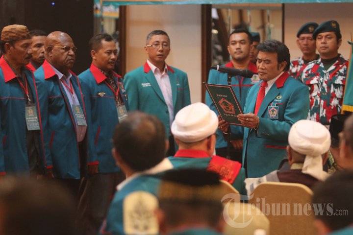 Rhoma Irama Lantik Petinggi Partai Idaman