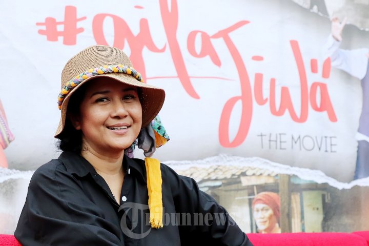 Ria Irawan Sutradarai Film Gila Jiwa
