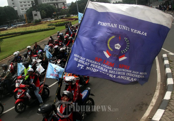 Ribuan Buruh Turun Kejalan Peringati May Day 2016