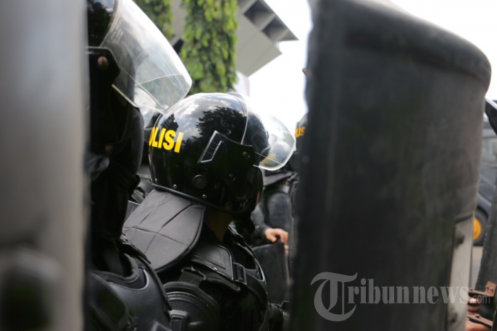 Ribuan Demonstran Tuntut Pencabutan UU Cipta Kerja