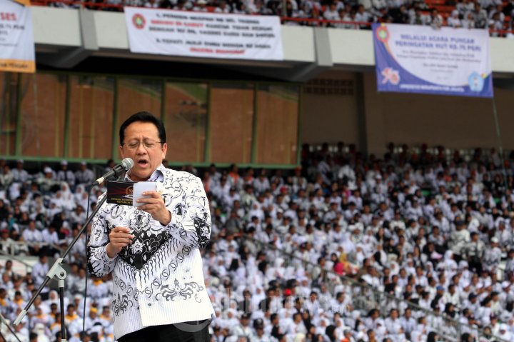 Ribuan Guru Hadiri Perayaan HUT PGRI Di GBK