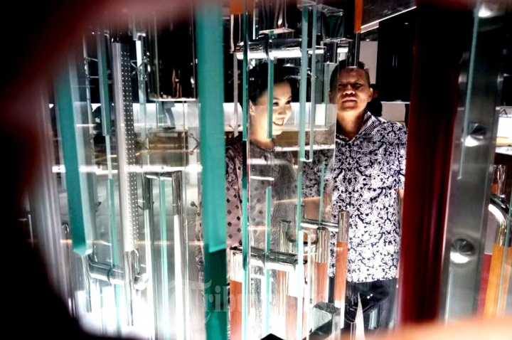 Ribuan Model dan Aksesoris Pintu Ada di Showroom Dekkson