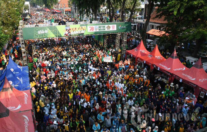Ribuan Orang Ikuti Jalan Sehat Hari Santri