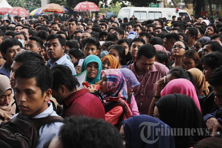 Ribuan Pelamar Padati Job Fair