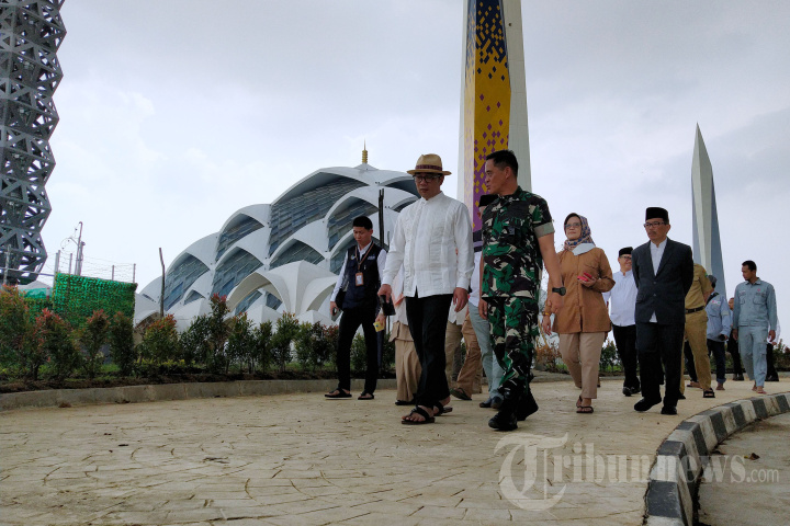 Ridwan Kamil Inspeksi Masjid Al Jabbar