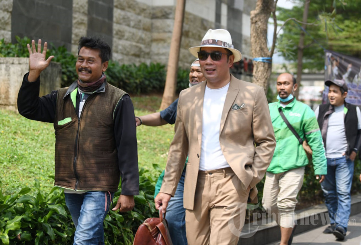 Ridwan Kamil Jajal Fashion Show Ala SCBD