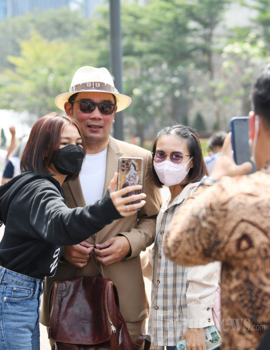 Ridwan Kamil Jajal Fashion Show Ala SCBD