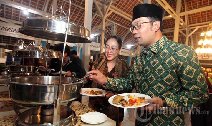 Ridwan Kamil Makan Malam Bersama Sukmawati Sukarnoputri