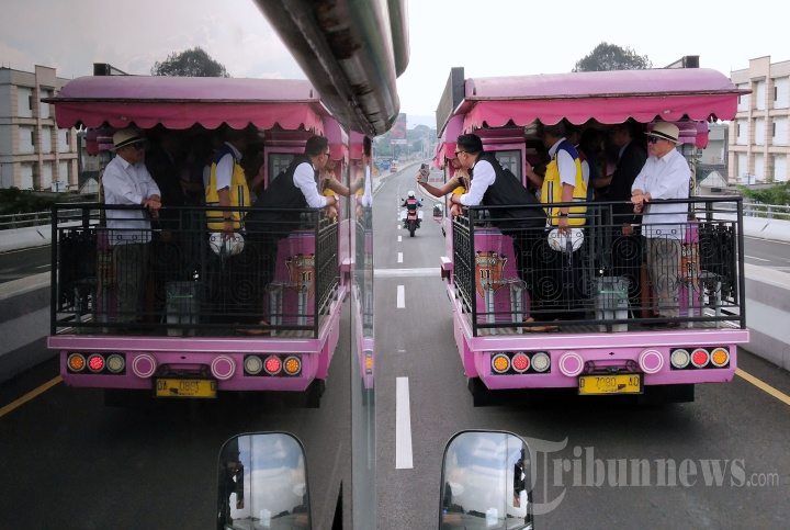 Ridwan Kamil Resmikan Flyover Kopo