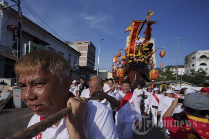 Ritual Bakar Tongkang untuk Usir Roh Jahat di Malaysia