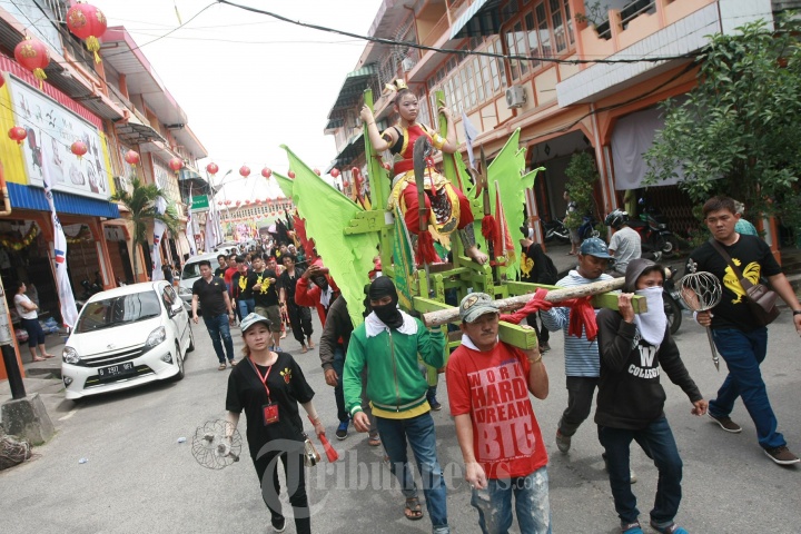 Ritual Cuci Jalan Jelang Cap Go Meh Singkawang