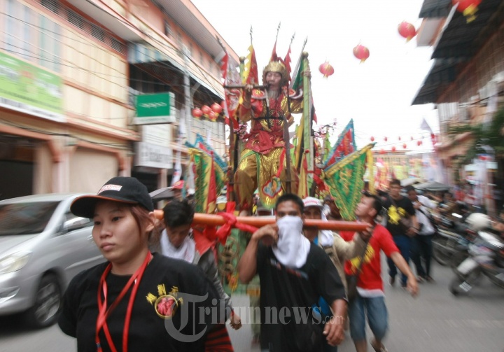 Ritual Cuci Jalan Jelang Cap Go Meh Singkawang