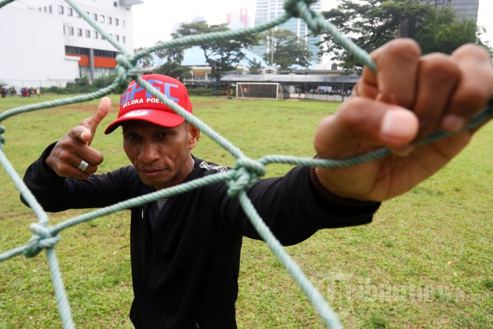 Rochy Putiray Bicara Sepakbola Nasional