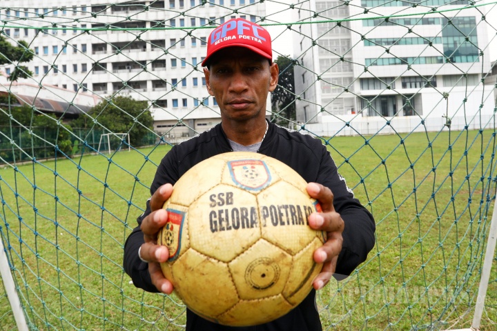 Rochy Putiray Bicara Sepakbola Nasional