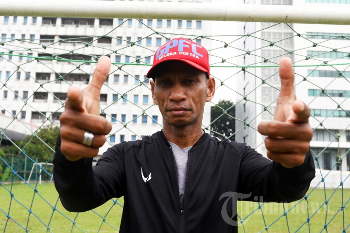 Rochy Putiray Bicara Sepakbola Nasional