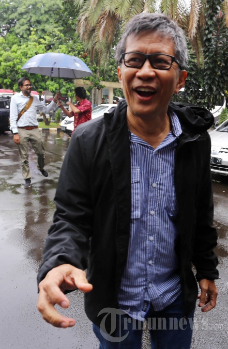 Rocky Gerung Penuhi Panggilan Polda
