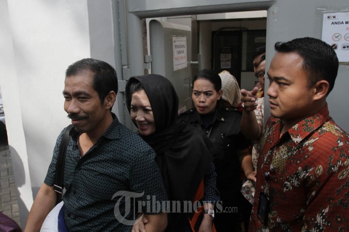 Romi Herton dan Istri Dieksekusi ke Lapas
