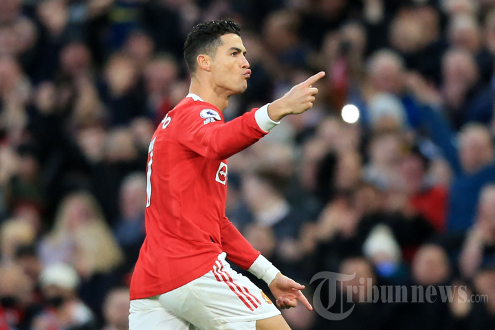 Ronaldo Hattrick, Manchester United Sikat Tottenham Hotspur 3-2