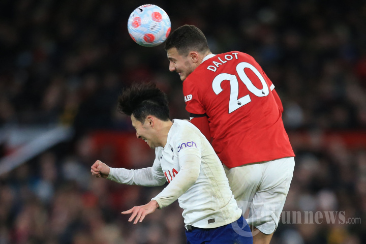 Ronaldo Hattrick, Manchester United Sikat Tottenham Hotspur 3-2