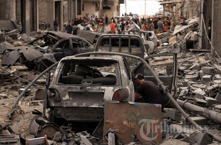 Rudal Israel Memporak-porandakan Kota Gaza di Palestina