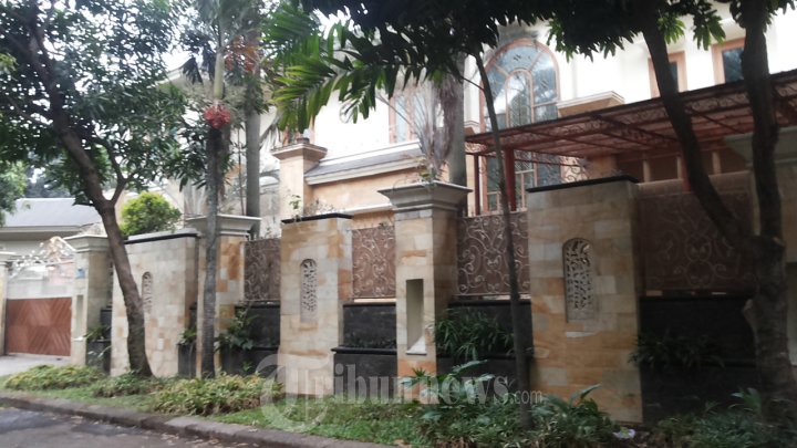 Rumah Politisi PKB Arzeti Bilbina