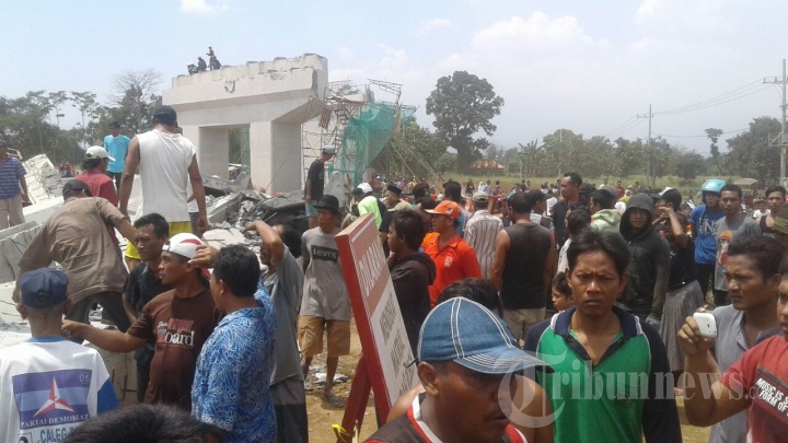 Runtuhnya Kontruksi Flyover Tol Pasuruan-Probolinggo
