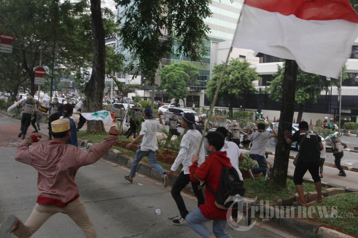 Rusuh Demo Ahok di Depan Kantor KPK