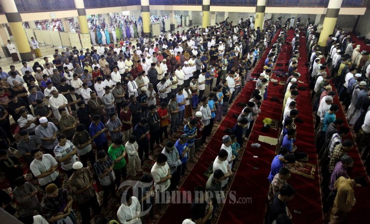Salat Tarawih Pertama Sambut Ramadan 1437 H