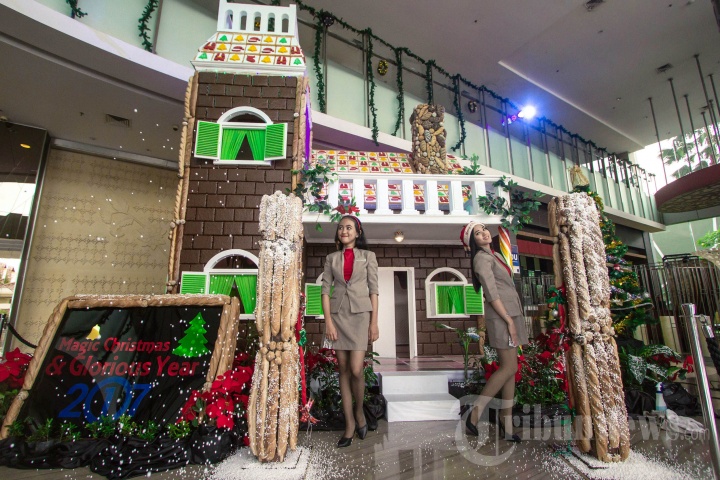 Sambut Natal Novotel Bangka Menghias Diri