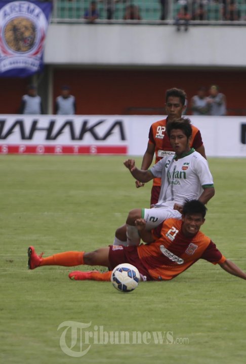 Sandi Sute Halangi Laju Otavio Putra