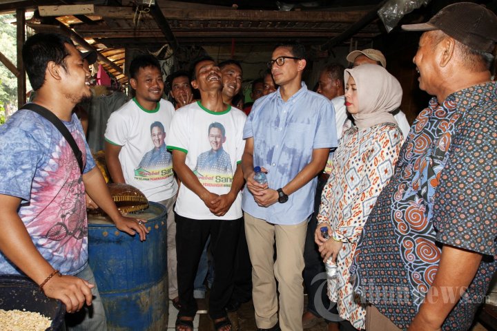 Sandiaga Uno Berdialog Dengan Warga Tambora